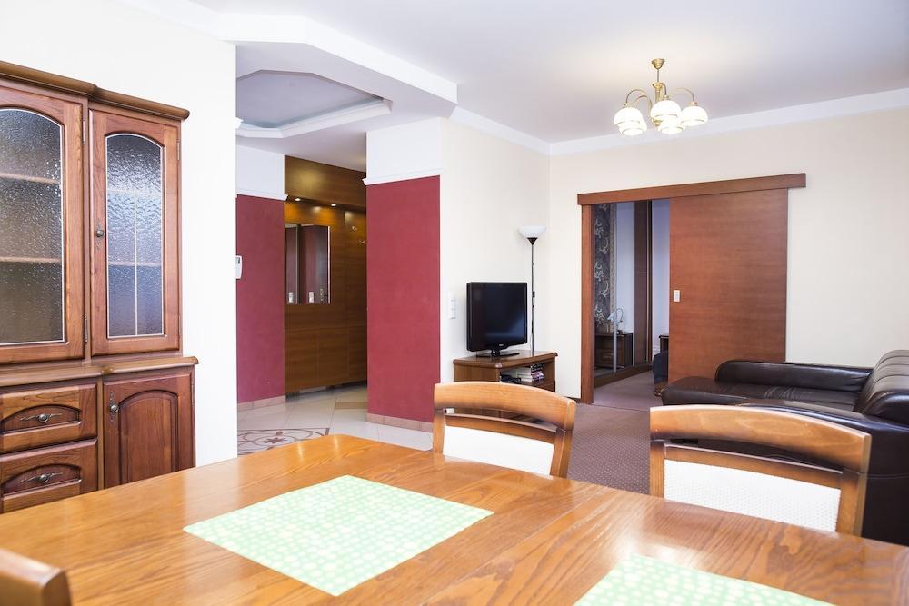 Exclusive Aparthotel Warsaw Ngoại thất bức ảnh