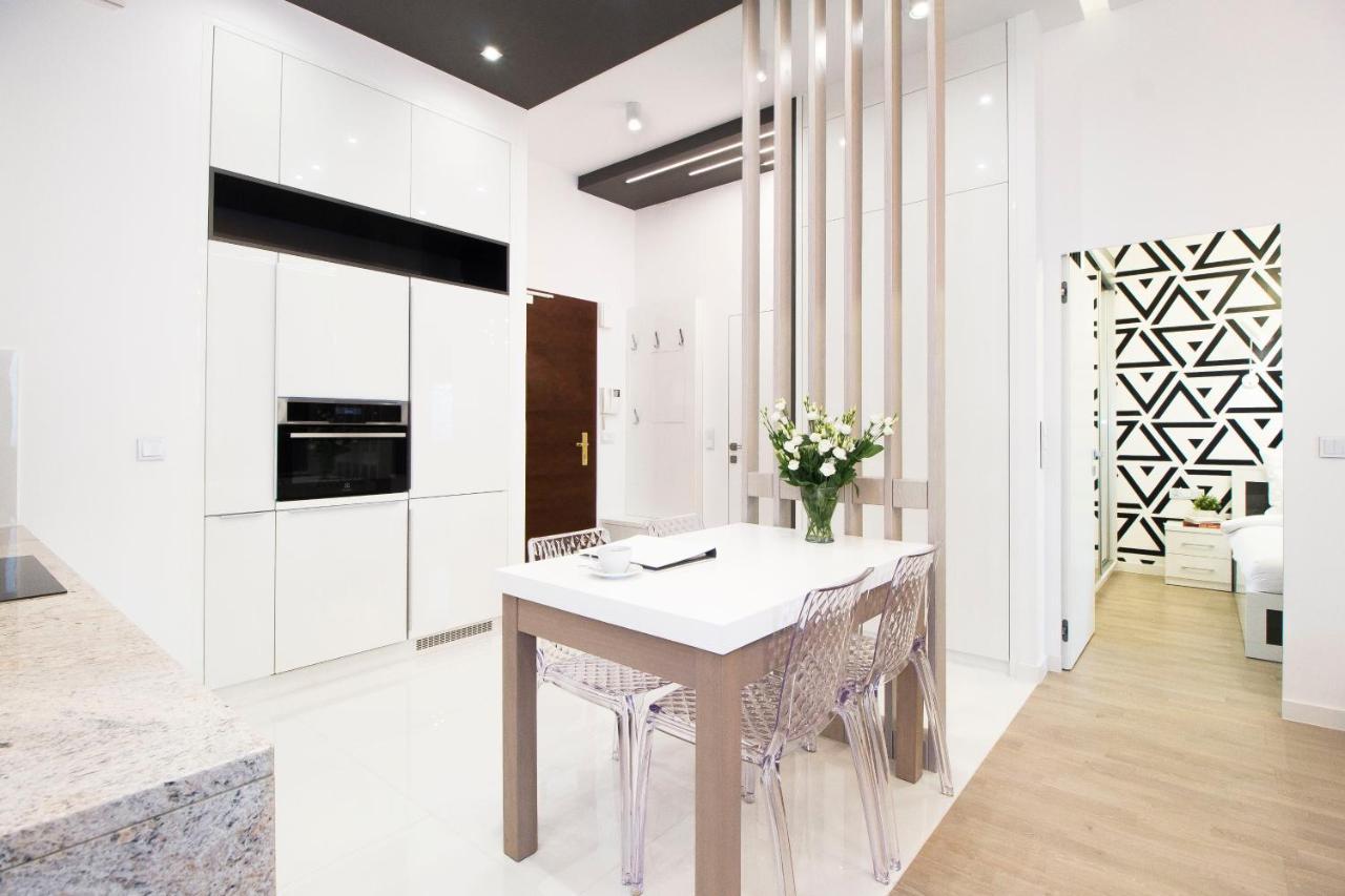 Exclusive Aparthotel Warsaw Ngoại thất bức ảnh