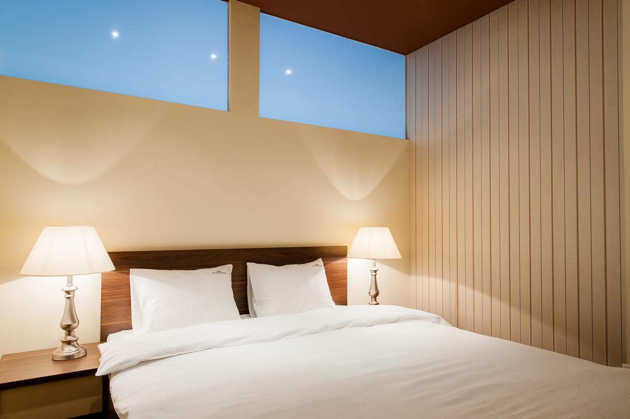 Exclusive Aparthotel Warsaw Ngoại thất bức ảnh